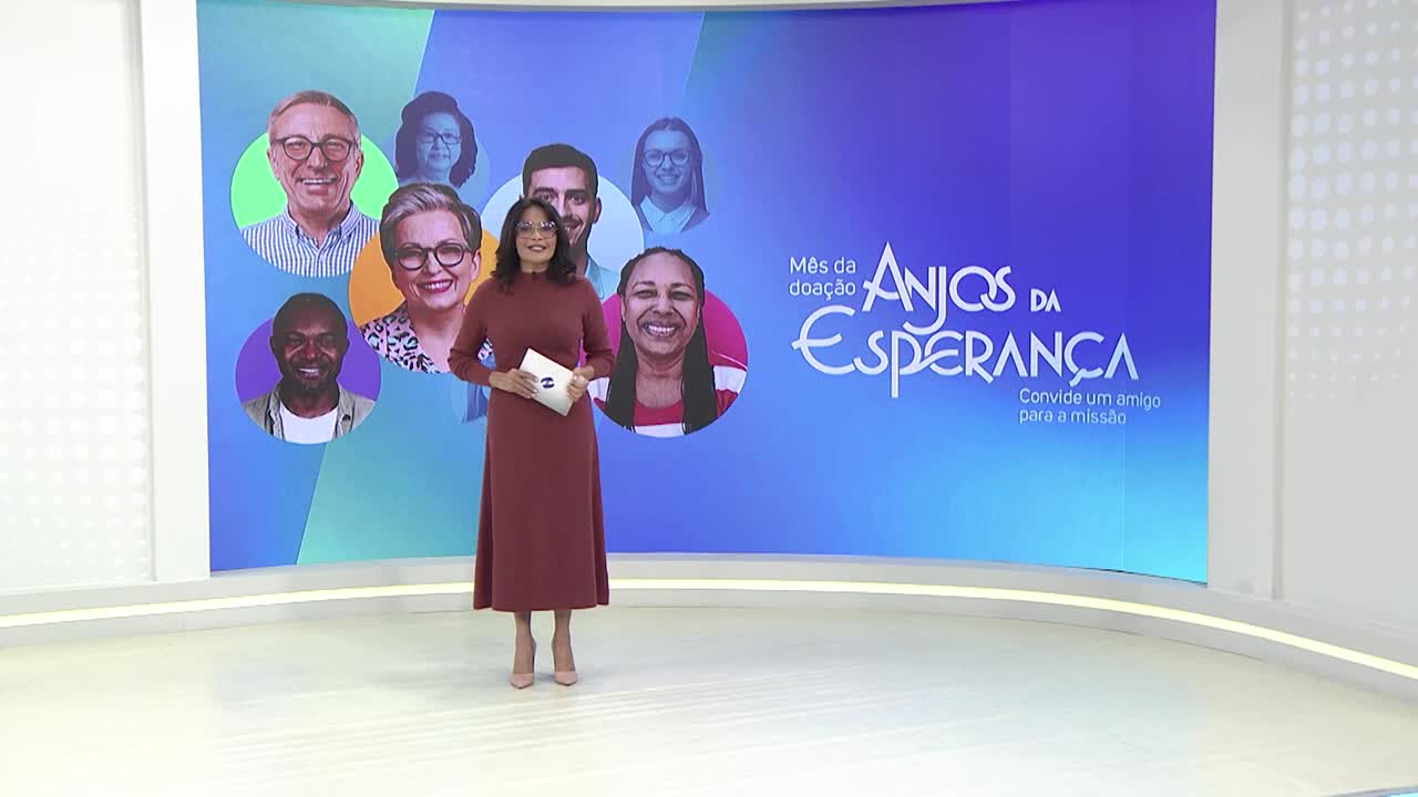 Aparecida: Ela se considerava cristã e praticava tudo o que sua mãe havia lhe ensinado desde a infância, mas nunca havia estudado a Bíblia de fato.